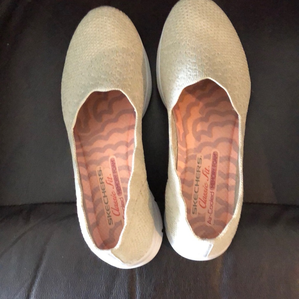Skechers Classic Fit Memory Foam Air Cooled Tan Beige
